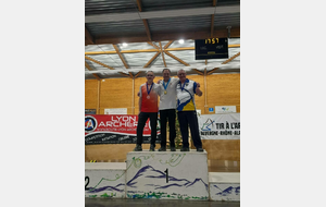 69a4964cd6982_podiumLOUIS.jpg